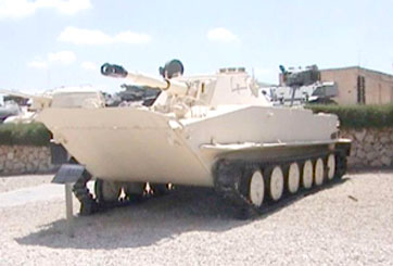 טנק אמפיבי PT76