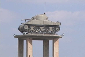 טנק שרמן M4 A1 (על המגדל)