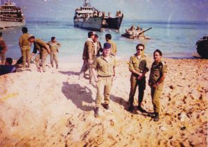 נחיתה בחוף לבנוני - נחתות חיל הים
