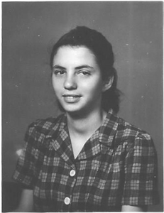 חגית בת שש עשרה, לפני גיוסה לפלמ"ח (1944)