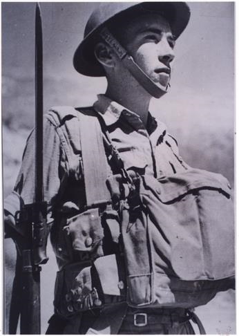 טליק כחייל צעיר בצבא הבריטי בימי מלחמת העולם השנייה