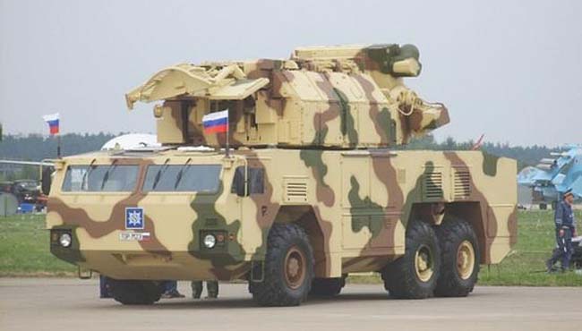 מערכת נשק רוסית Tor M2E או בשם SA-15D Gauntlet היא מערכת מתקדמת להגנה מפני מטוסים מנמיכי טוס, טילי שיוט ונשק מונחה. המערכת קיימת גם על מרכב זחלי