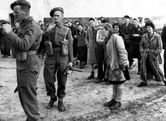 שחרור מחנה הריכוז ברגן-בלזן על ידי בעלות הברית, אפריל 1945. אי-פי