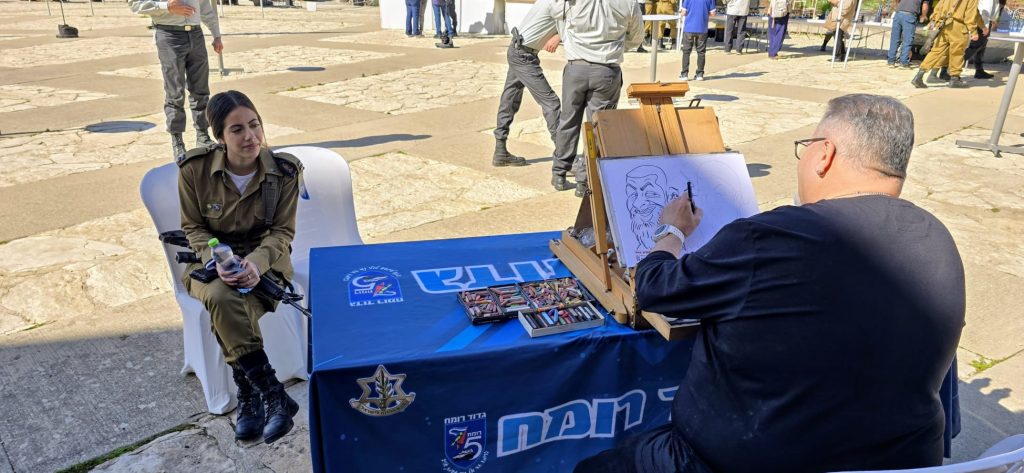 כנס משפחות שכולות חטיבה 7 גדוד 79 - ציור קריקטורות אישיות