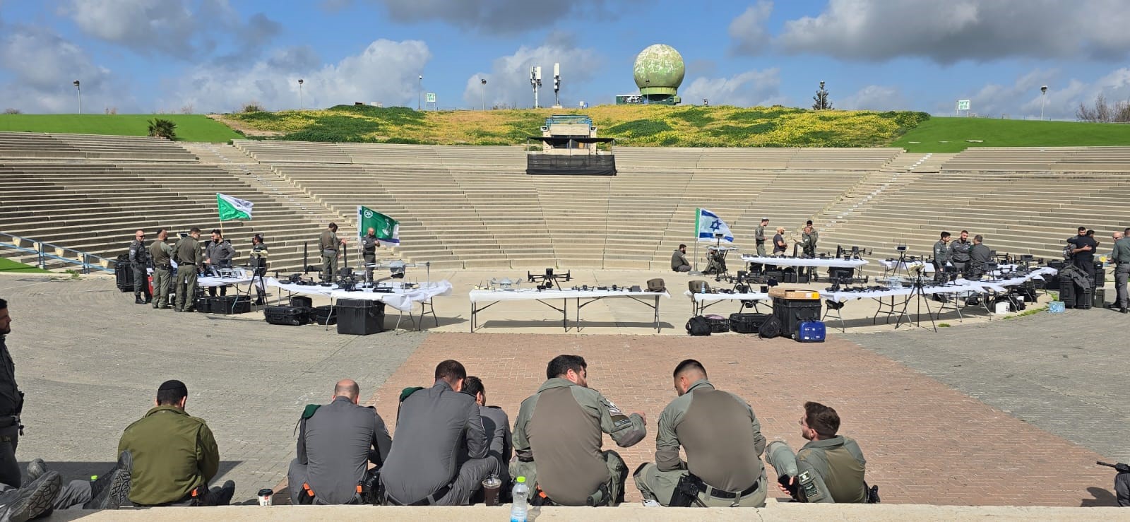 התצוגה באמפי